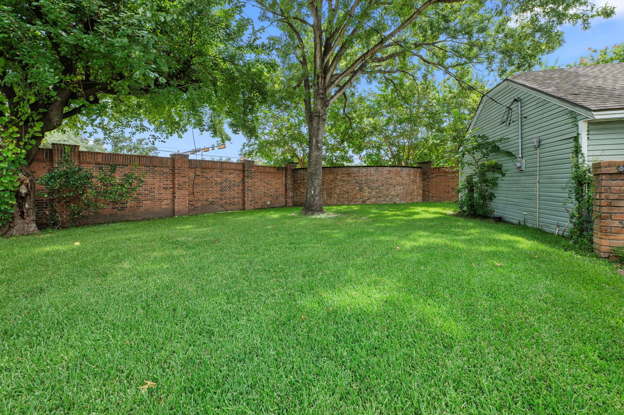 14302 Apple Tree Road