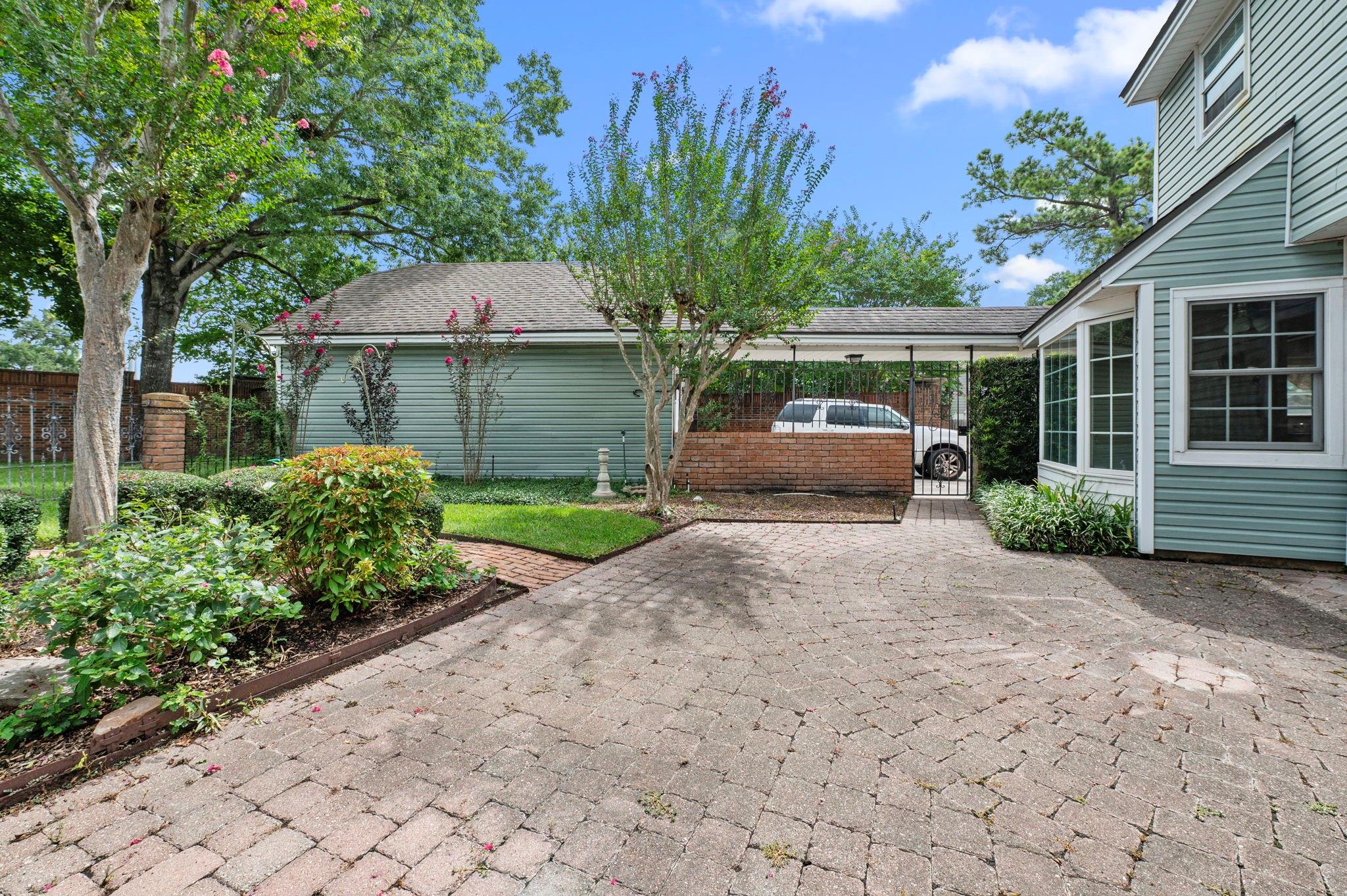 14302 Apple Tree Road