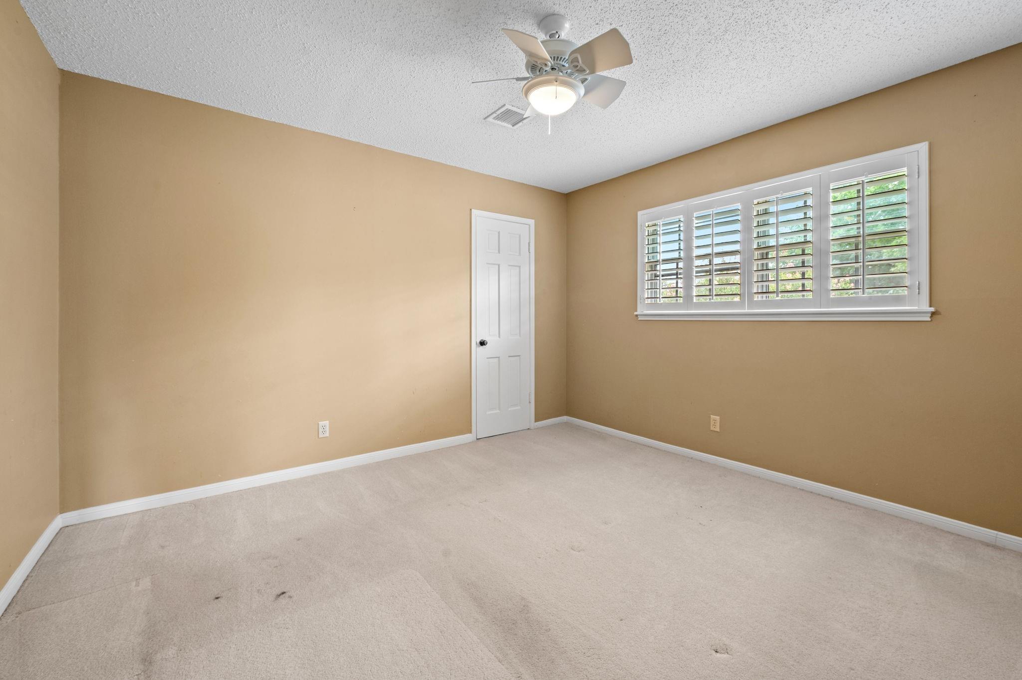 14302 Apple Tree Road