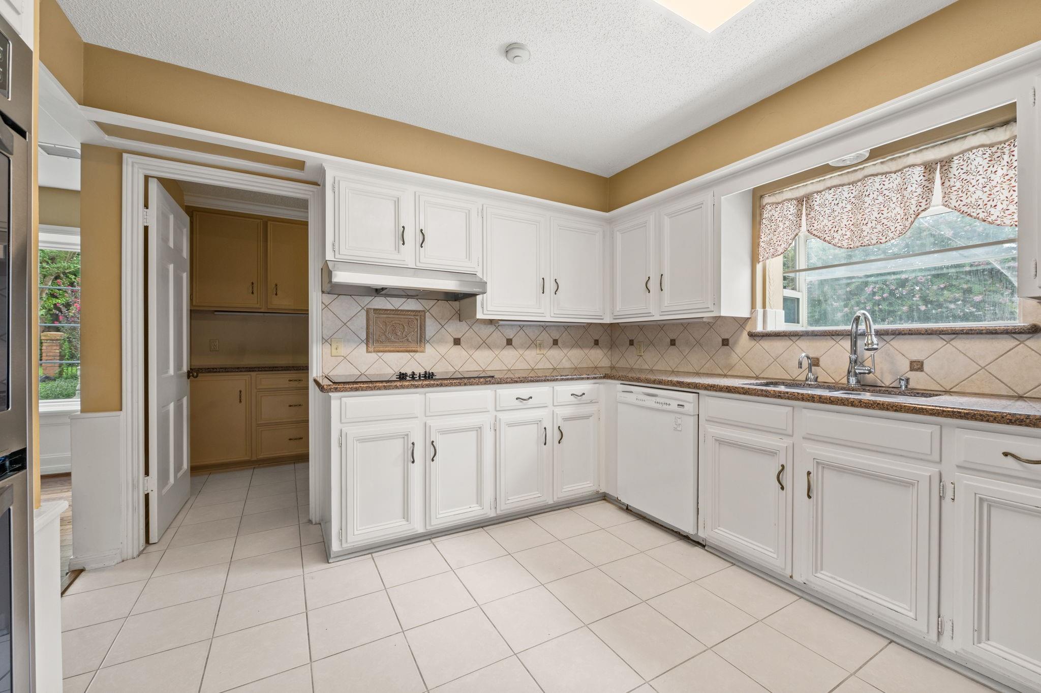 14302 Apple Tree Road