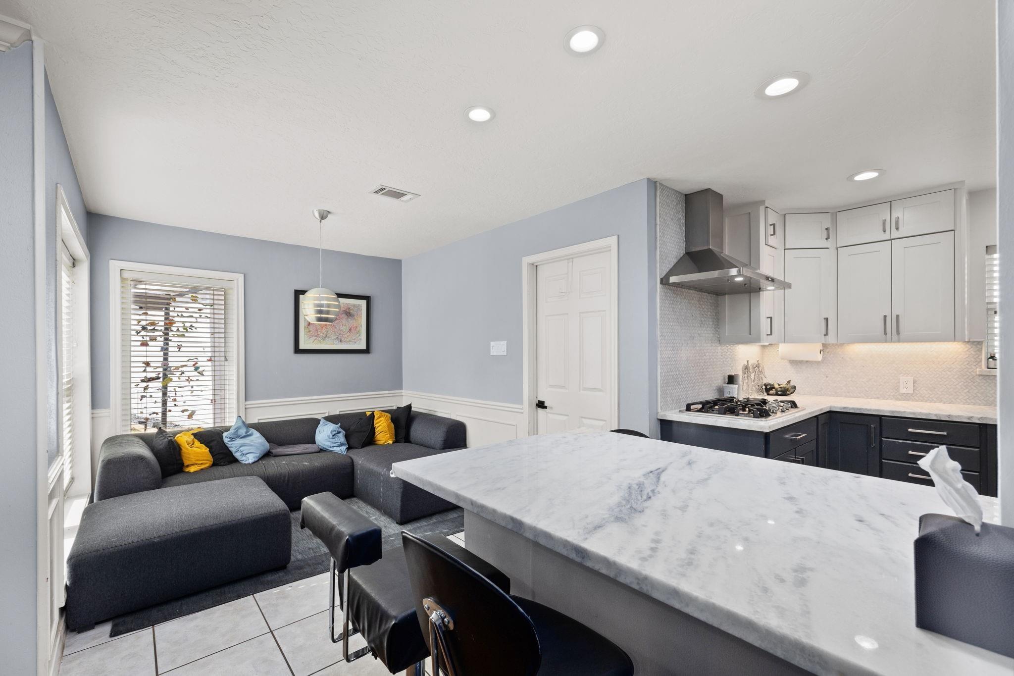 827 Thicket Lane, Houston