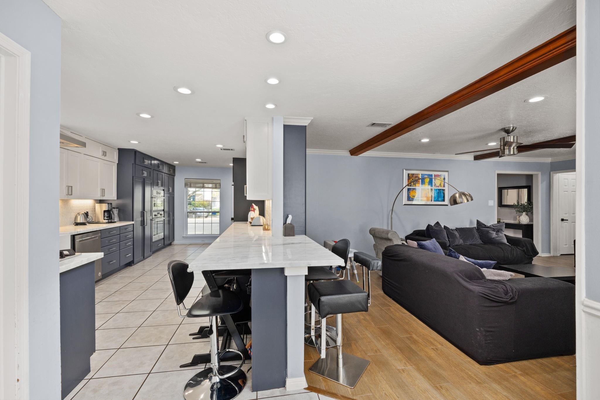 827 Thicket Lane, Houston