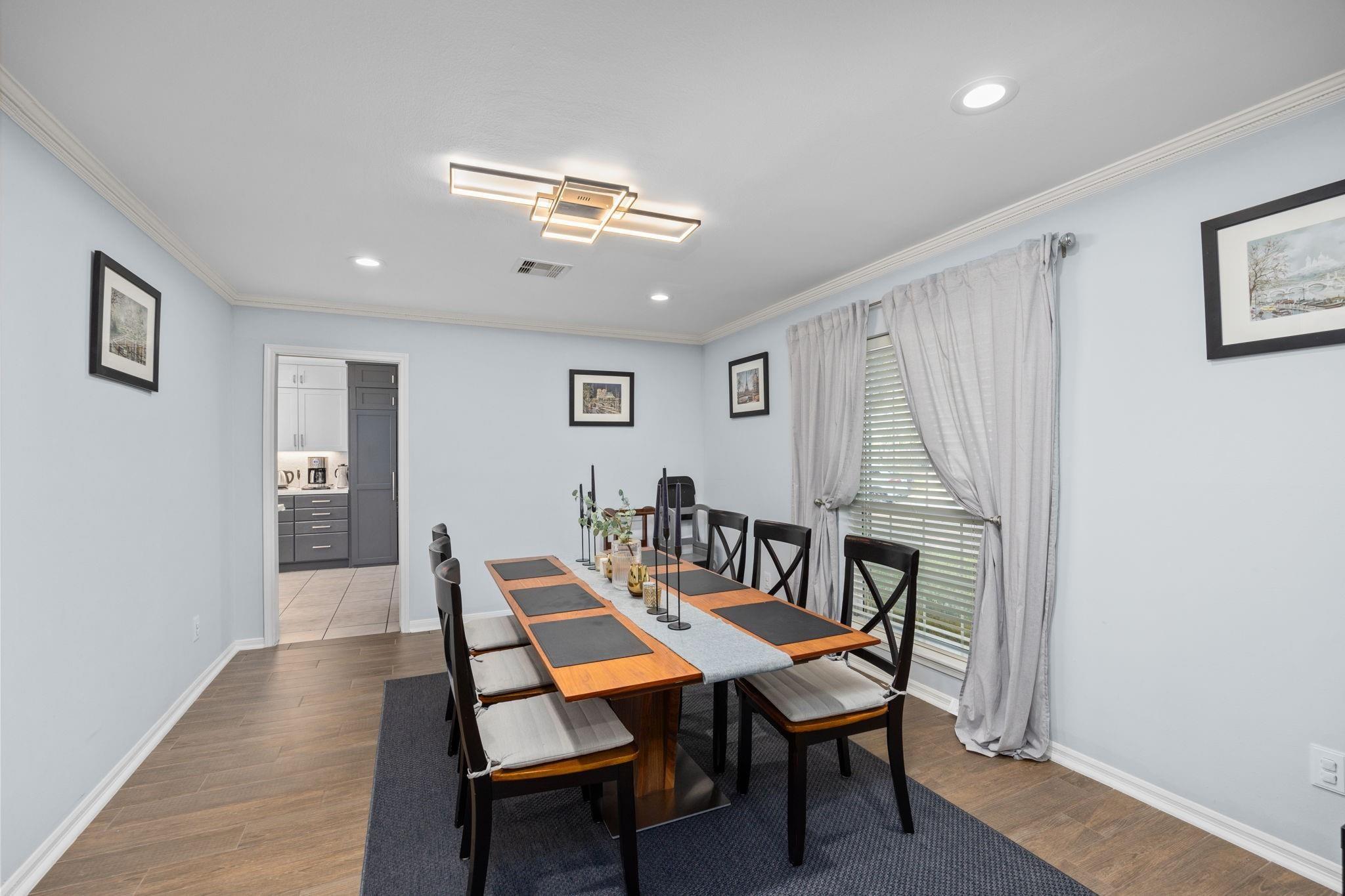 827 Thicket Lane, Houston