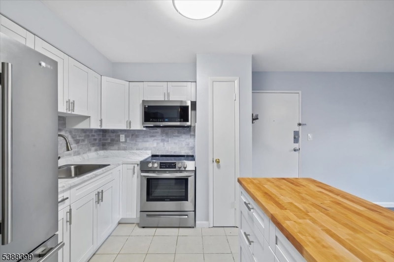 412-432 Broad Way 25A