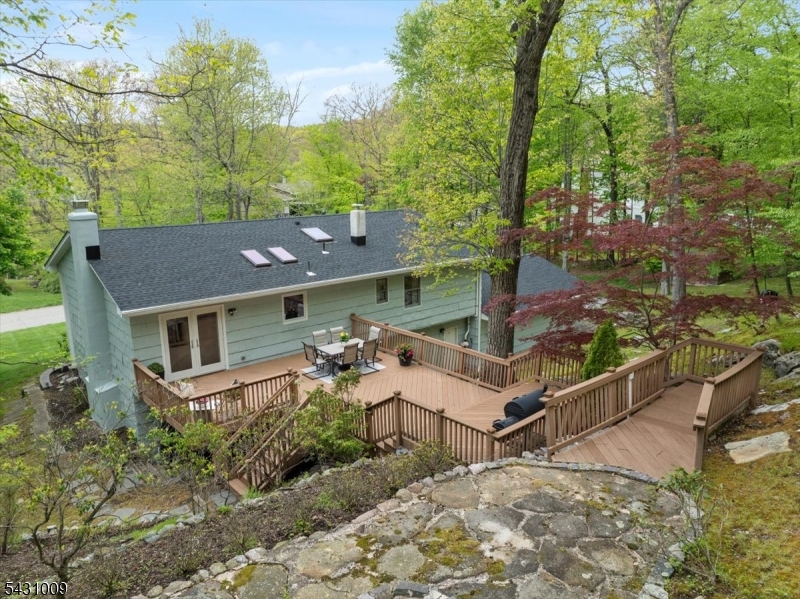 125 Kitchell Lake Dr