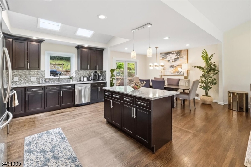 125 Kitchell Lake Dr
