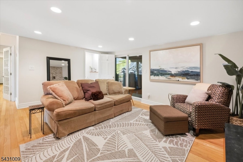 125 Kitchell Lake Dr