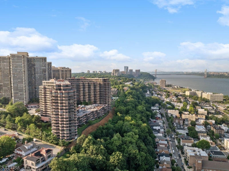 100 Carlyle Drive VG6