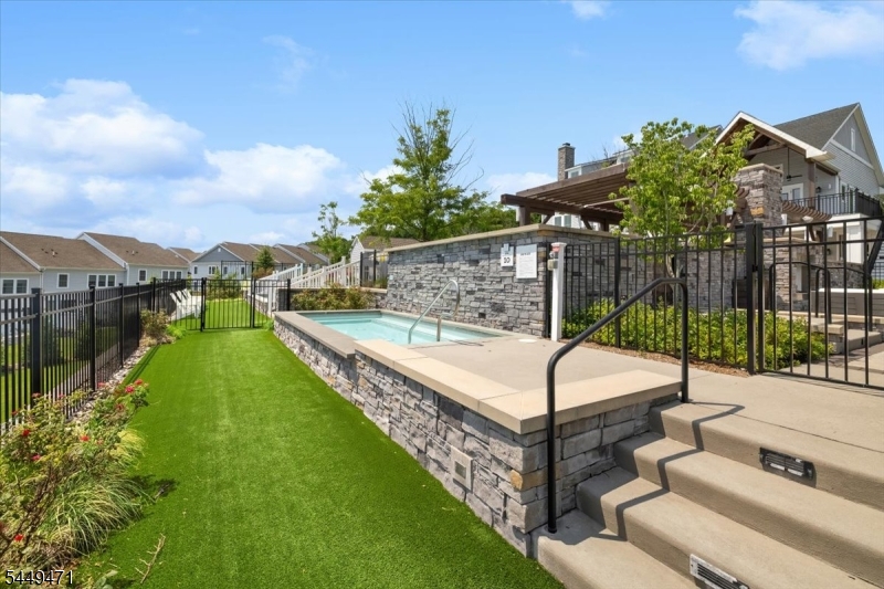 121 Sequoia Dr