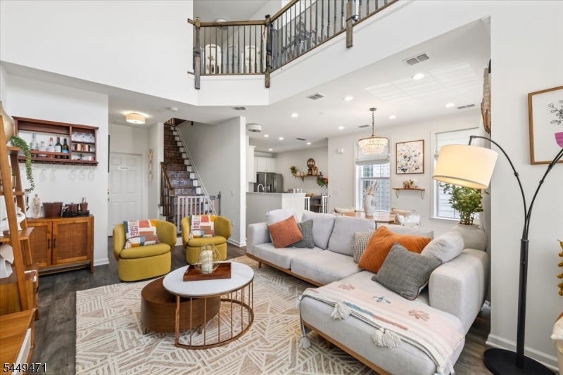 121 Sequoia Dr