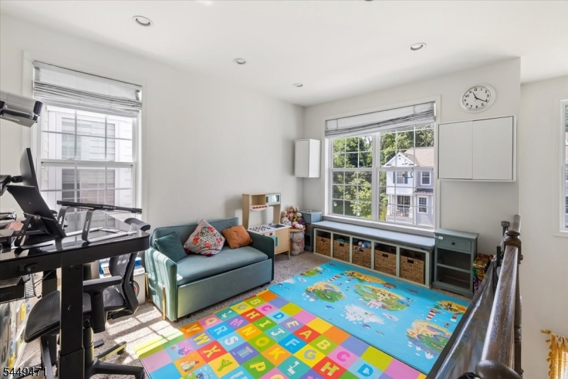 121 Sequoia Dr