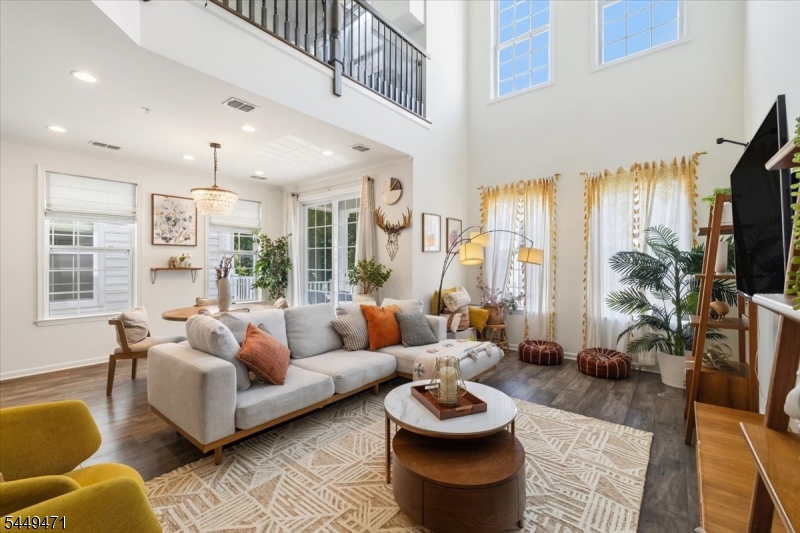 121 Sequoia Dr
