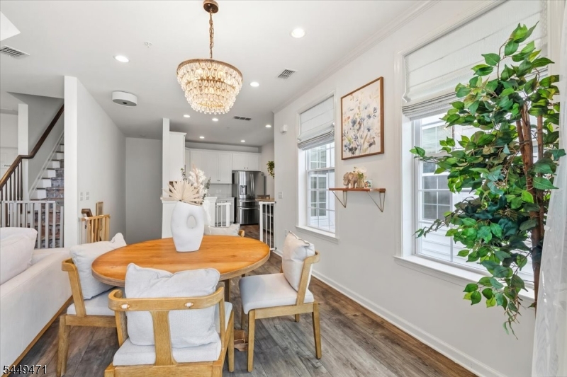 121 Sequoia Dr