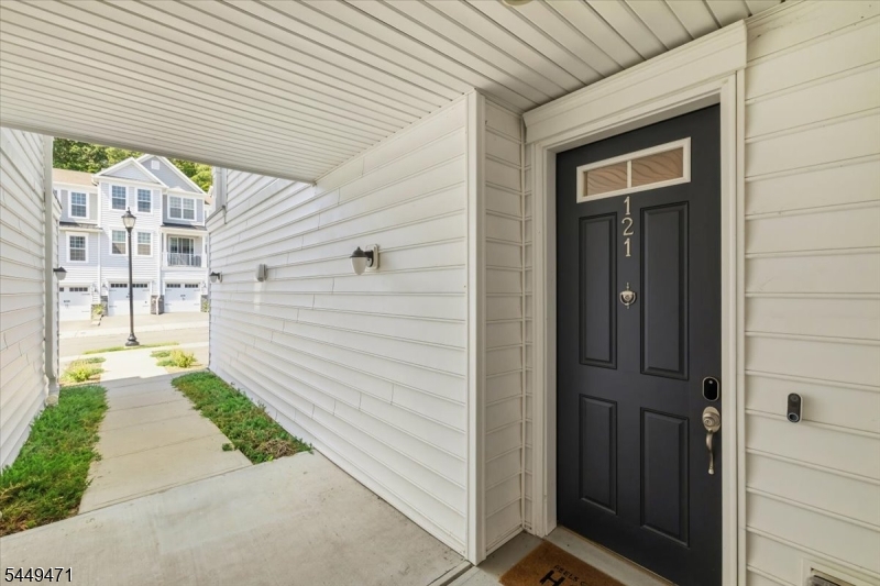 121 Sequoia Dr