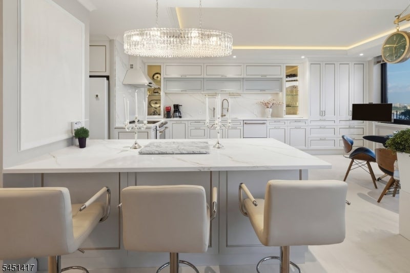 100 Carlyle Drive VG6