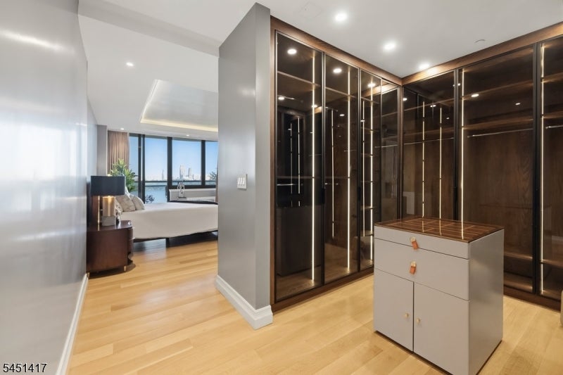 100 Carlyle Drive VG6