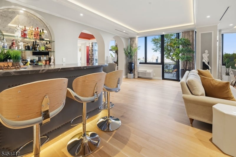100 Carlyle Drive VG6