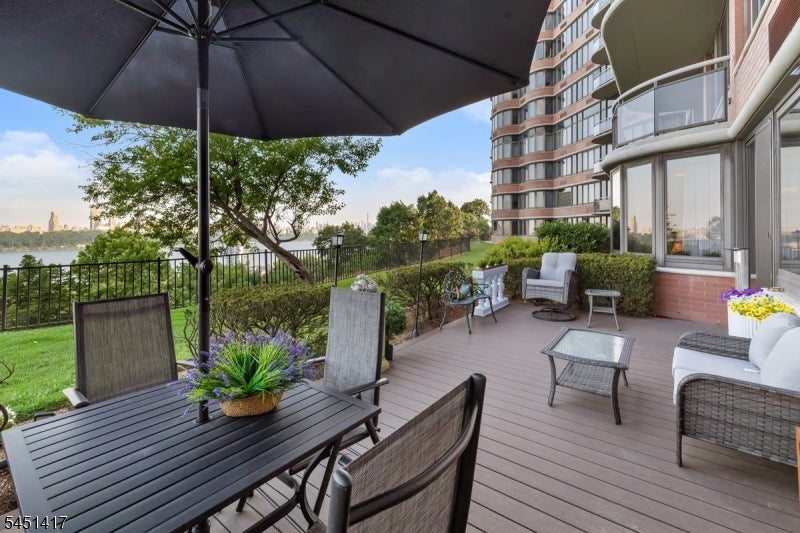 100 Carlyle Drive VG6