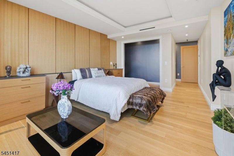 100 Carlyle Drive VG6