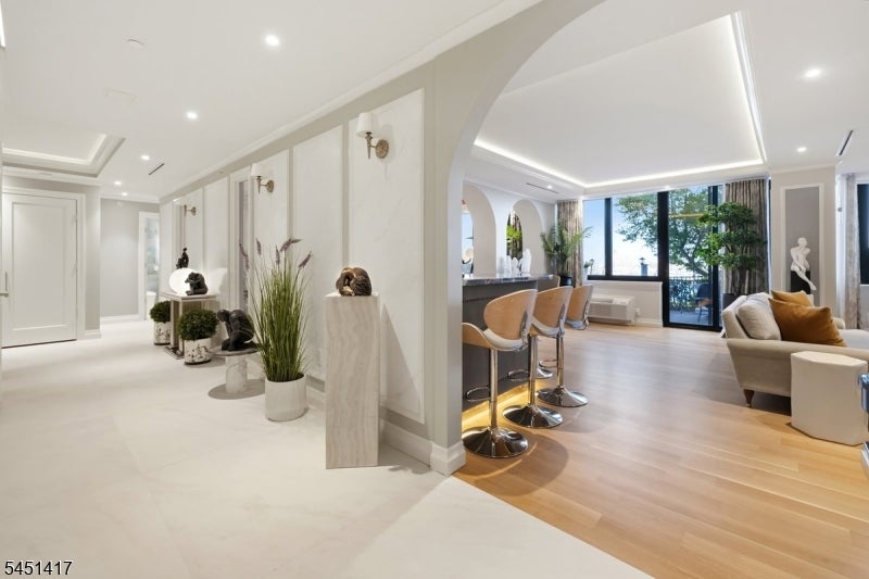 100 Carlyle Drive VG6