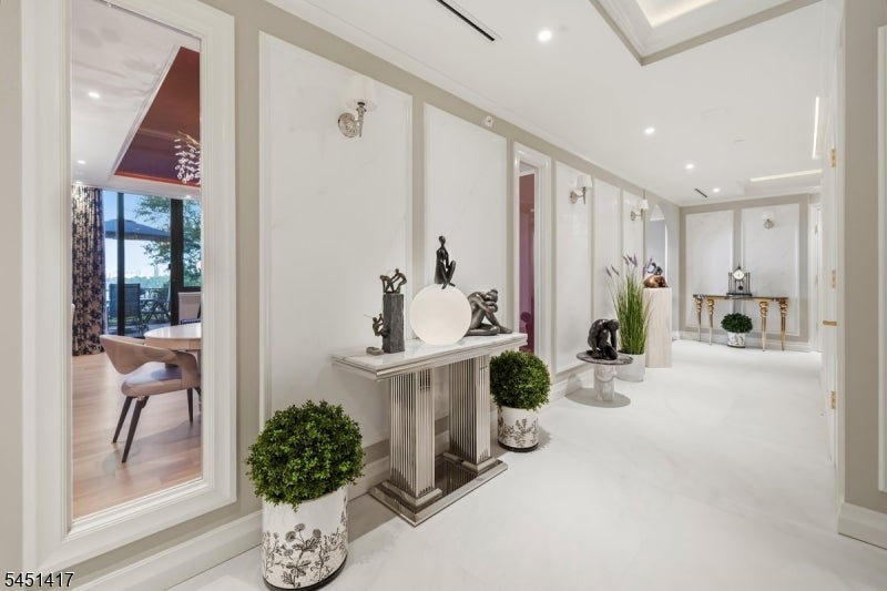 100 Carlyle Drive VG6