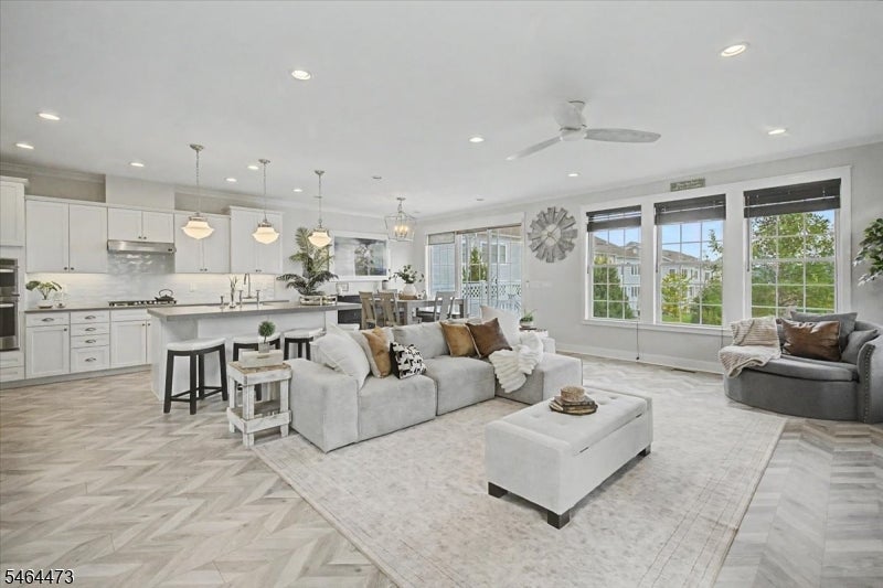 17 Aspen Dr