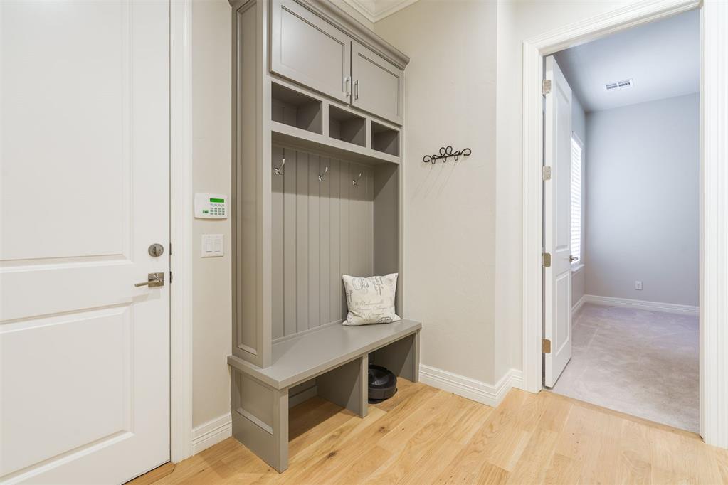 2908 Wood Thrush Way