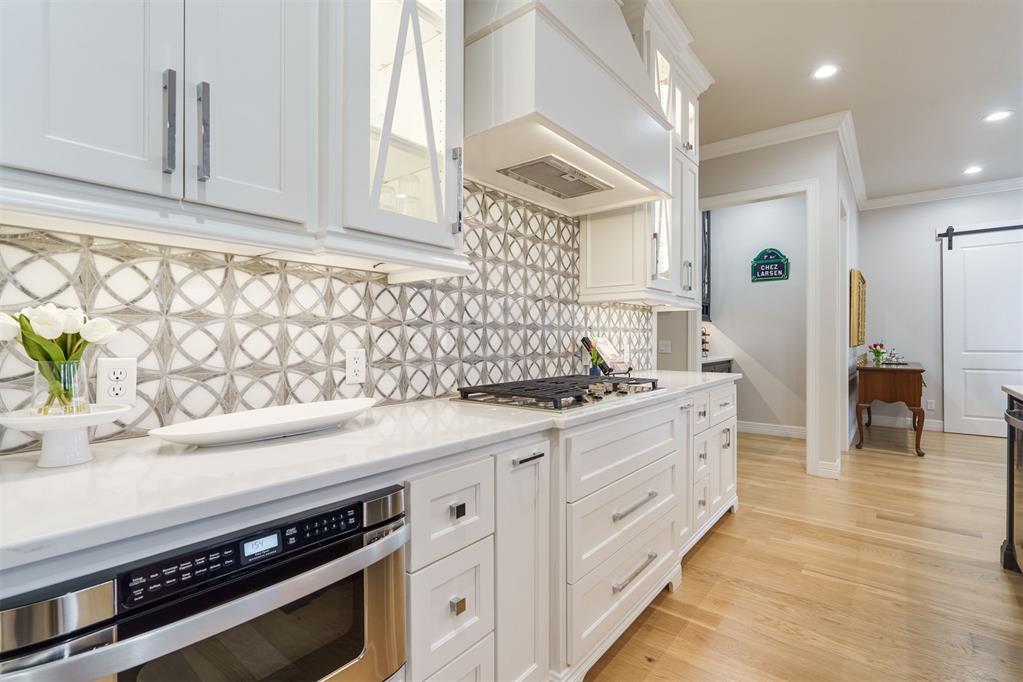 2908 Wood Thrush Way