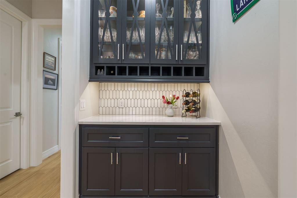 2908 Wood Thrush Way