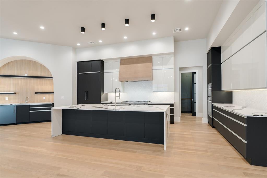 15604 Waterstone Way