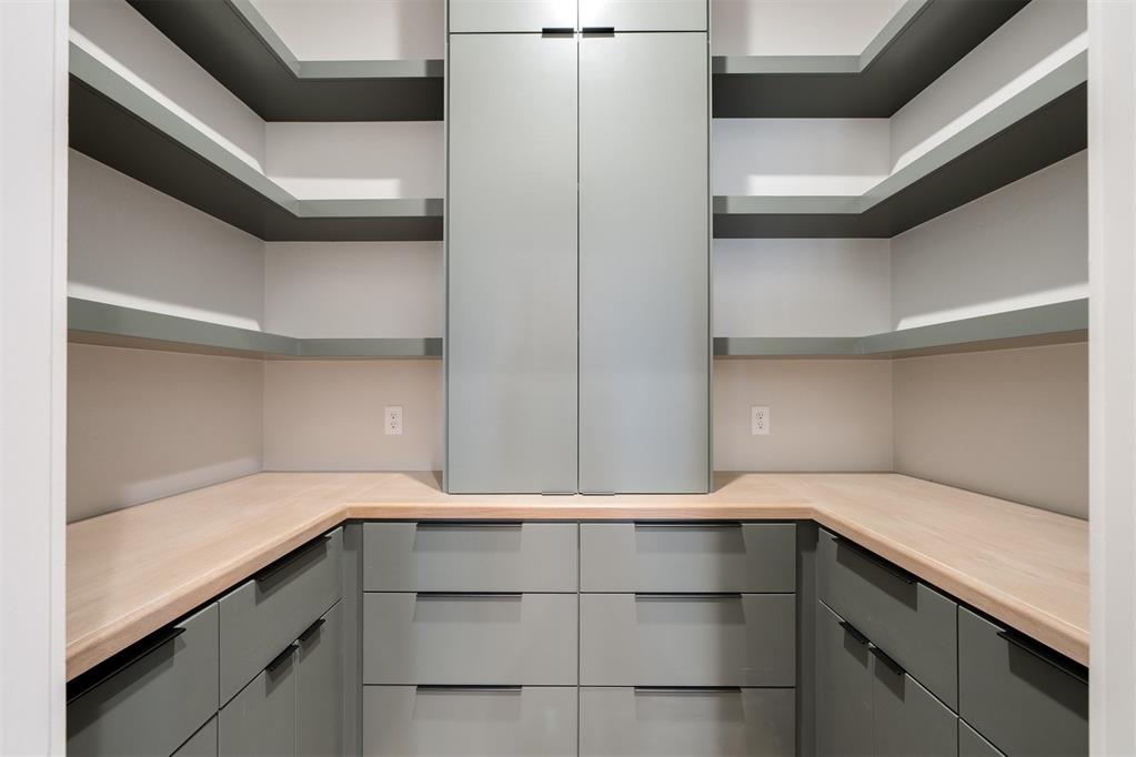 15604 Waterstone Way