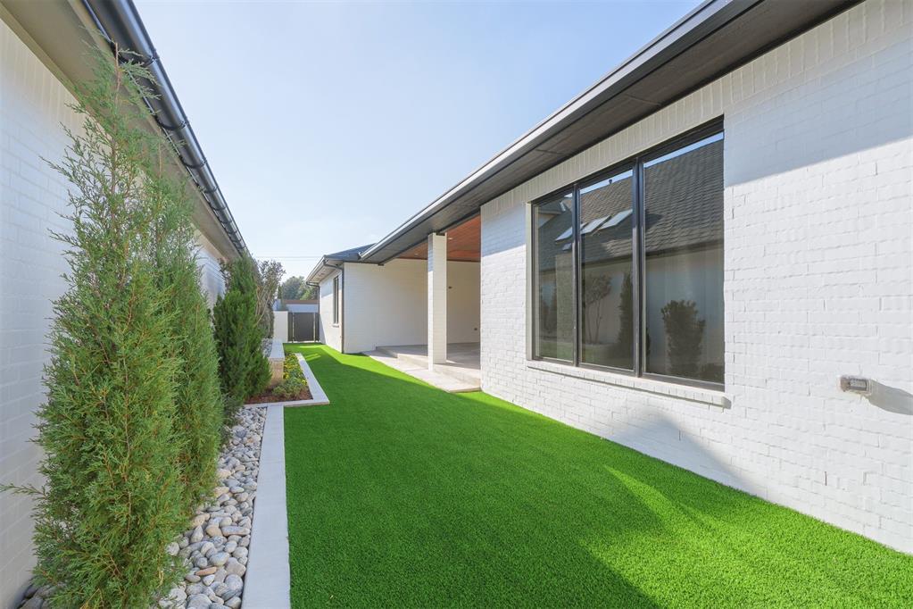 15604 Waterstone Way