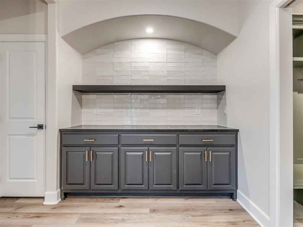 8103 Buffalo Ridge