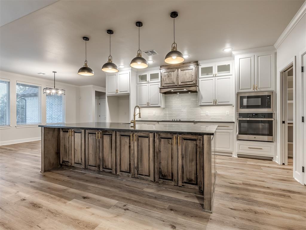 8103 Buffalo Ridge