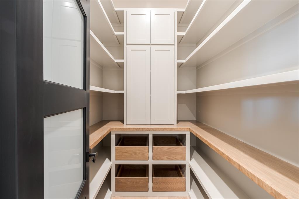 15016 Annecy Boulevard