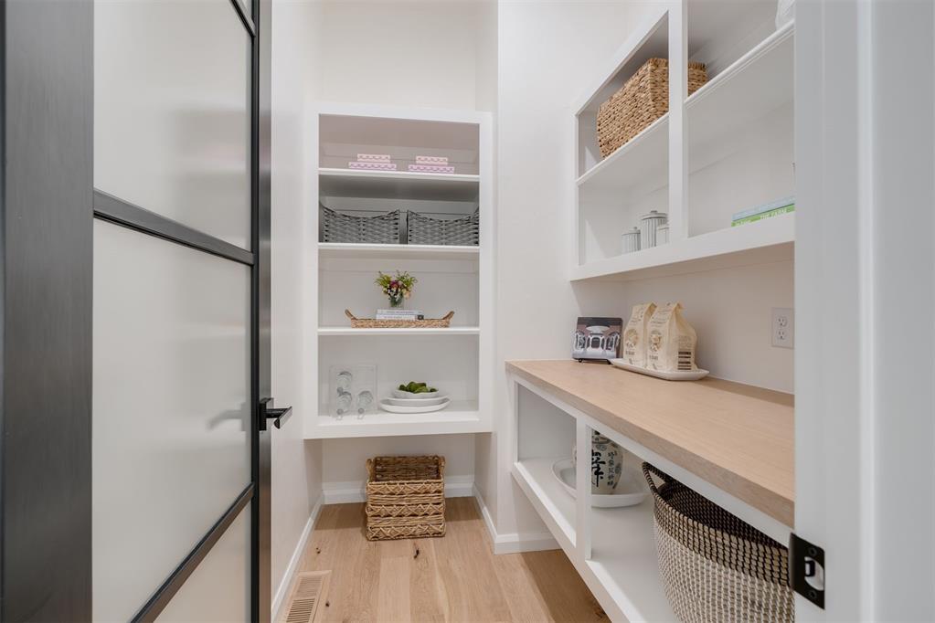 15016 Annecy Boulevard