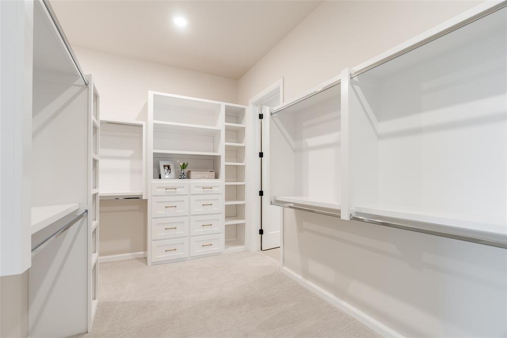 15016 Annecy Boulevard