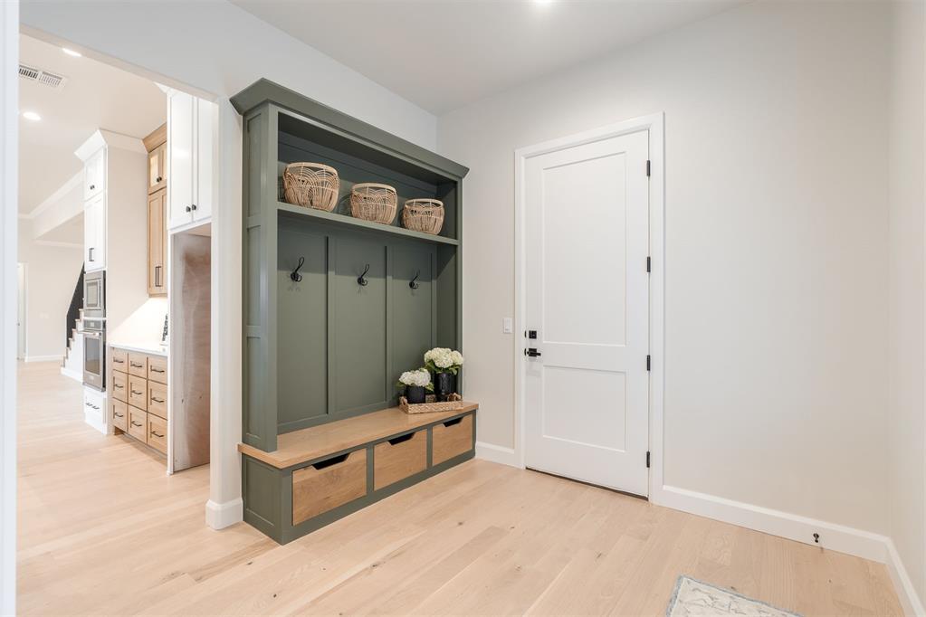 15016 Annecy Boulevard