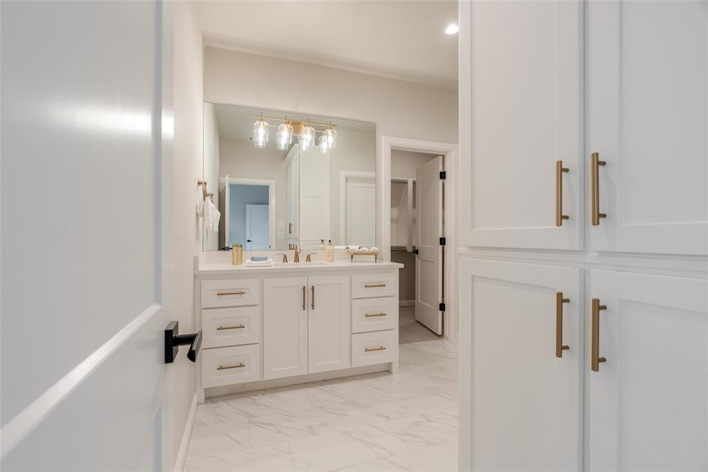 15016 Annecy Boulevard