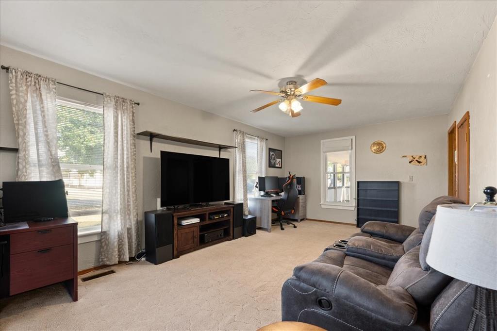 1623 W Washington Avenue