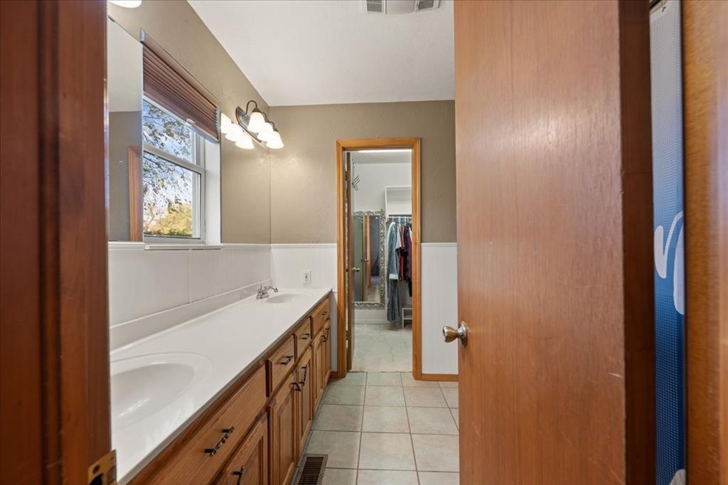 1623 W Washington Avenue