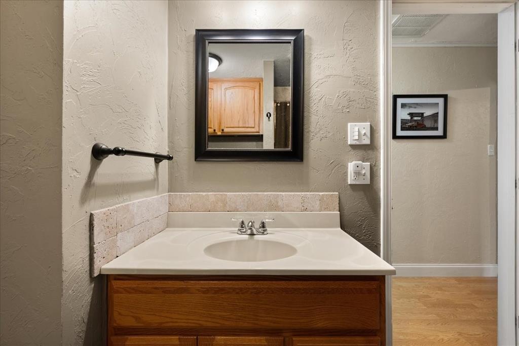 1623 W Washington Avenue