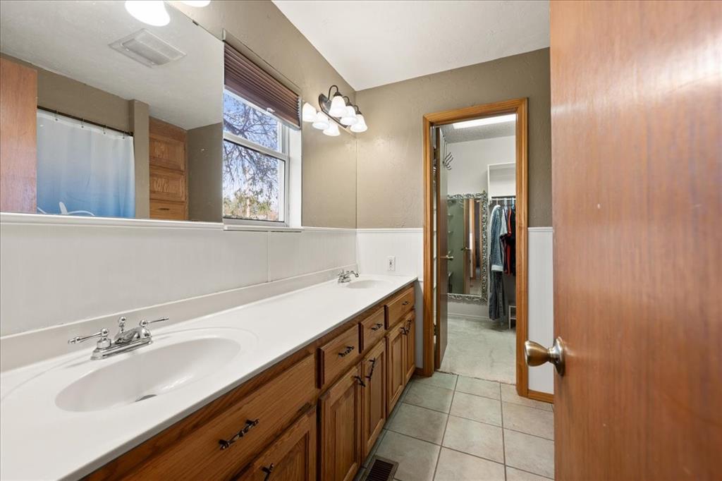 1623 W Washington Avenue