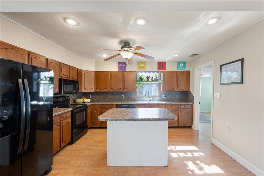 1623 W Washington Avenue