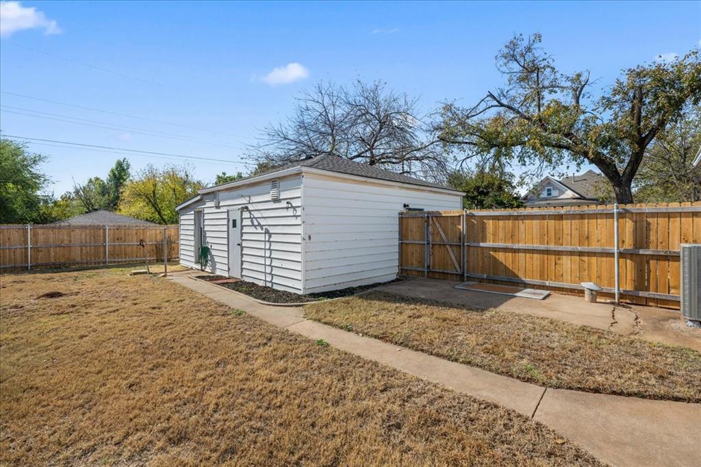 1623 W Washington Avenue