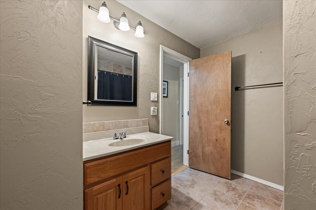 1623 W Washington Avenue