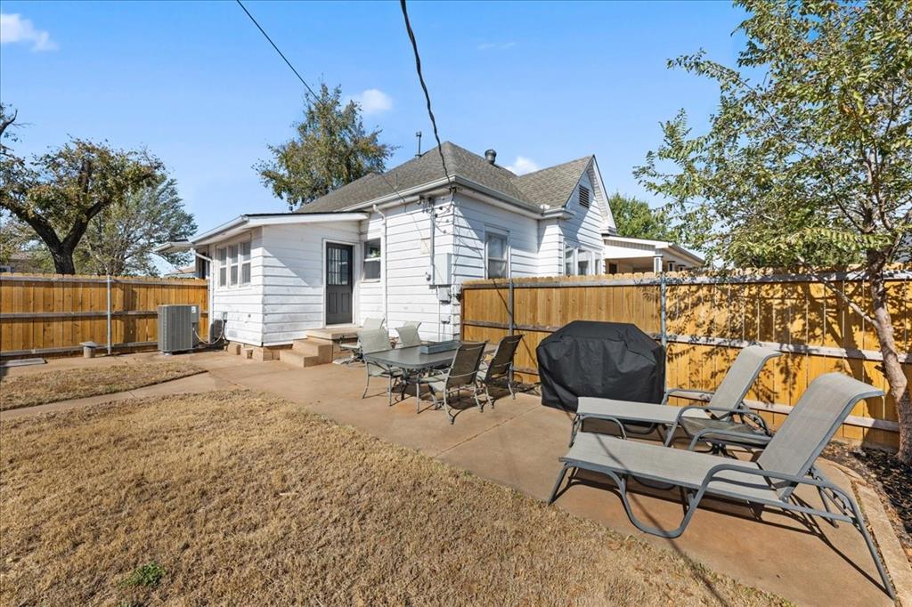 1623 W Washington Avenue