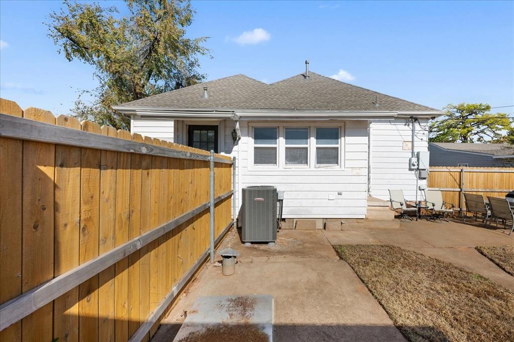 1623 W Washington Avenue