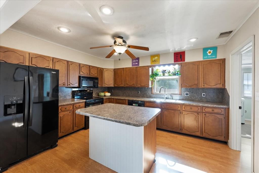 1623 W Washington Avenue