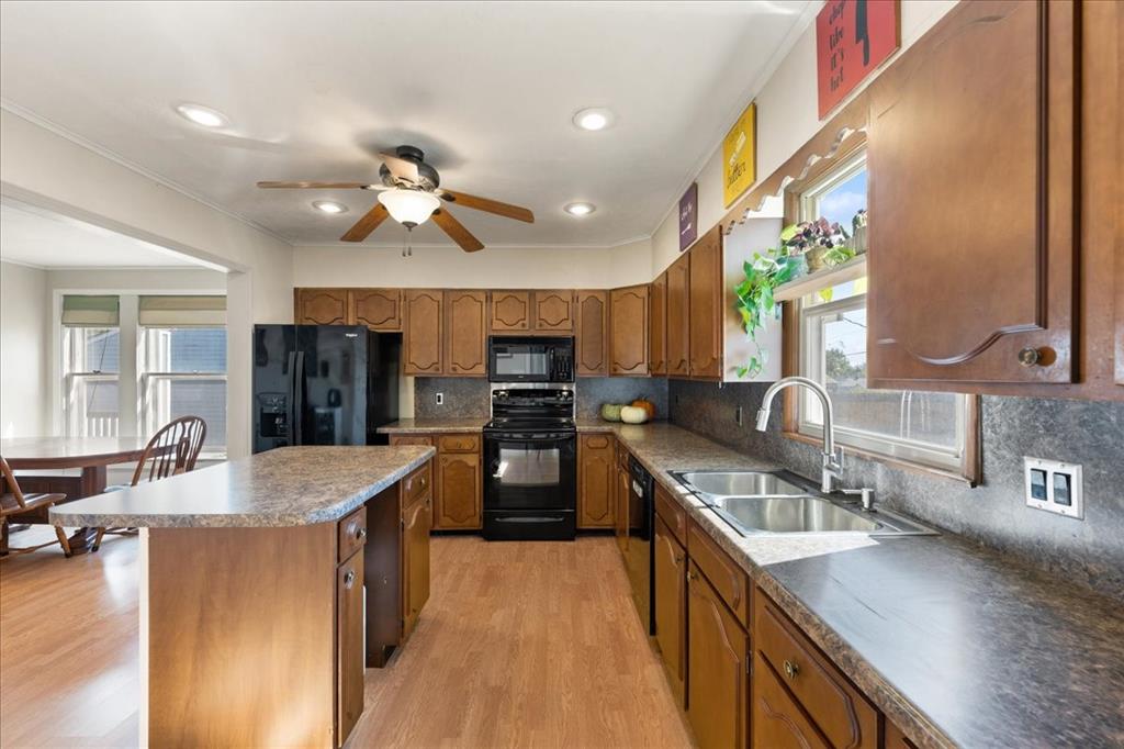 1623 W Washington Avenue